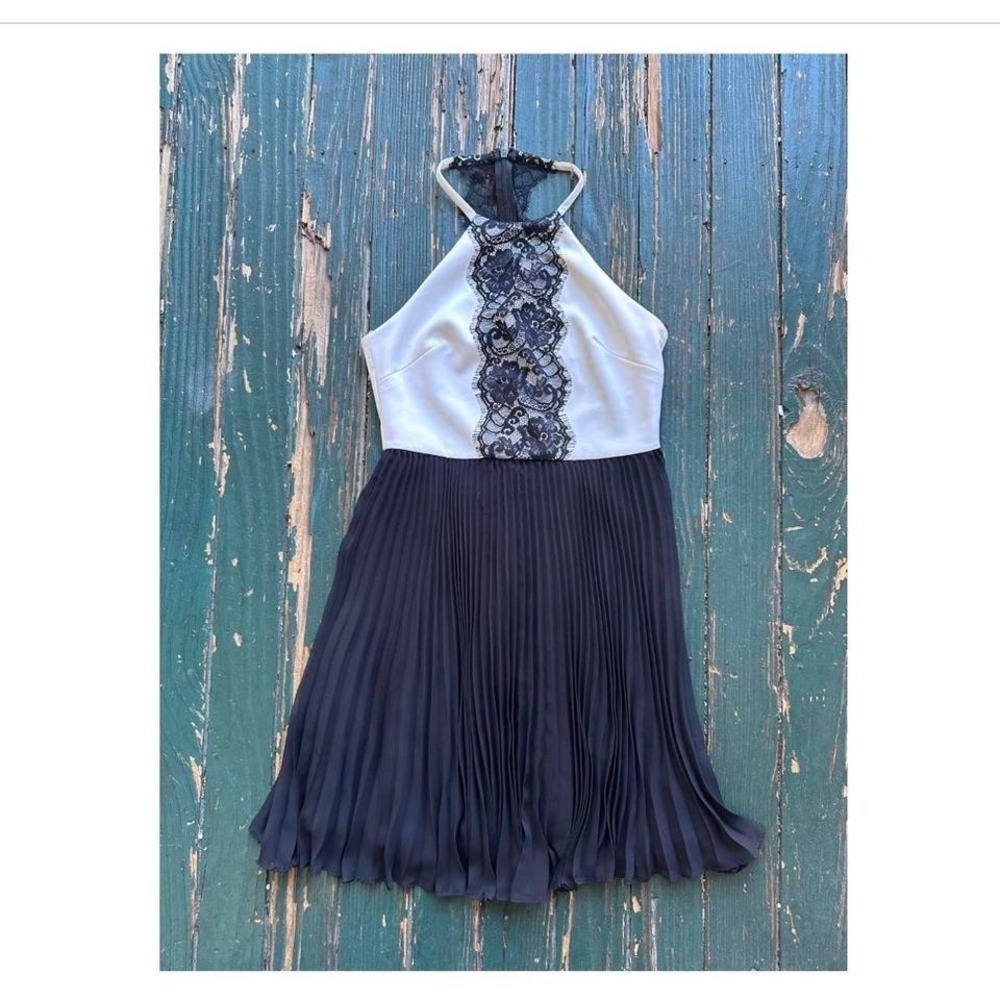 Max and Cleo Black White Lace‎ Pleated Halter Cocktail Dress Size 2